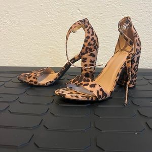 A new day brand leopard print heels size 6.5